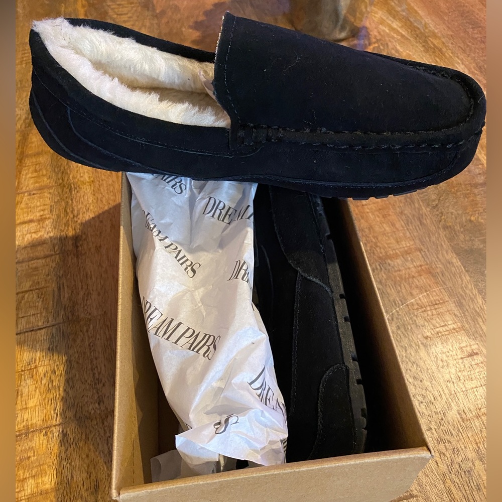 NIB Men’s Slippers